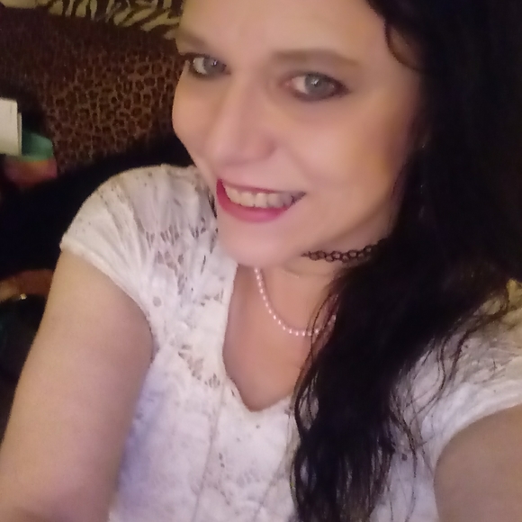 Meet your Posher, KaRon - Picture 3 of 7